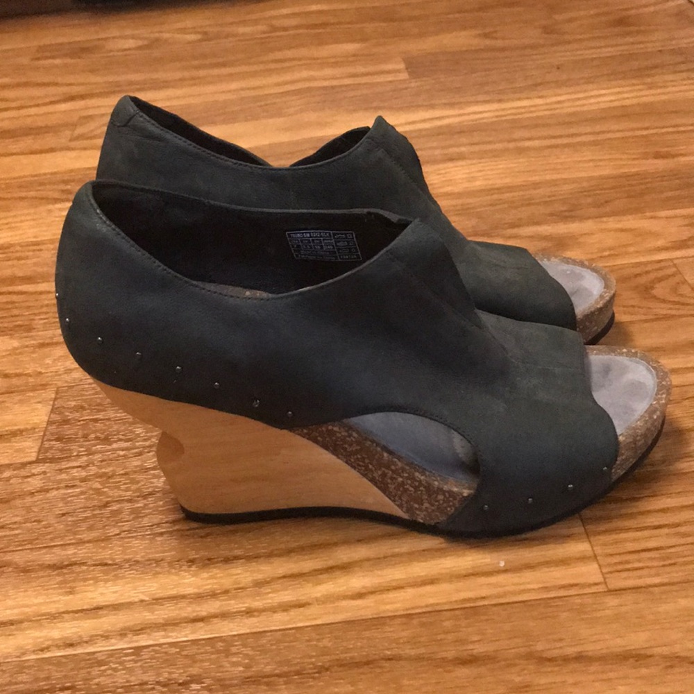 Tsubo Black Corked Wooden Toe Cut out Wedges
